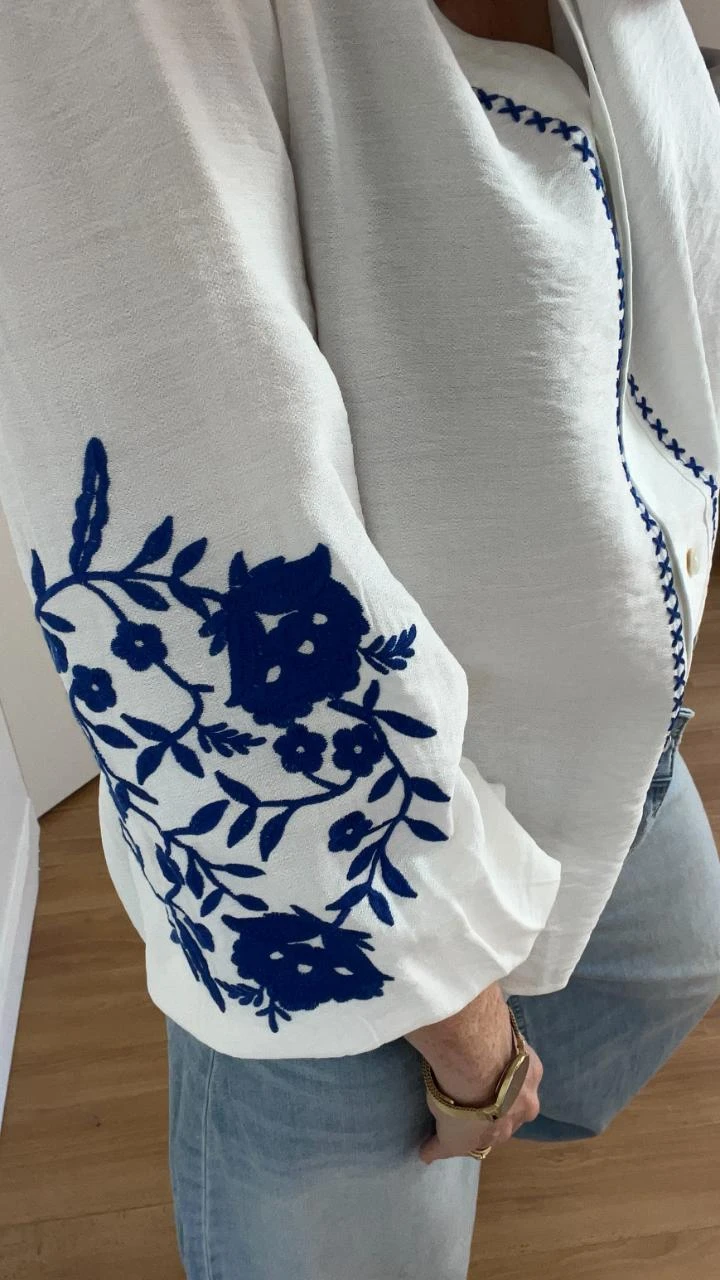 Flowy blouse with embroideries 🪻 – photo 2